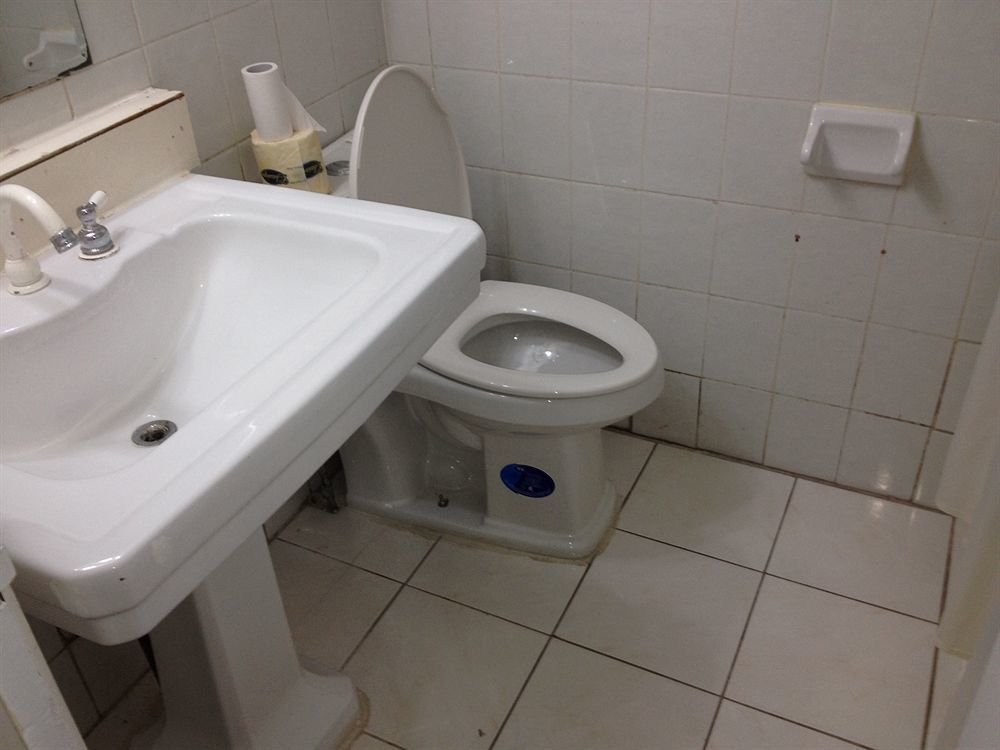 American Plaza Motel Лондон Экстерьер фото