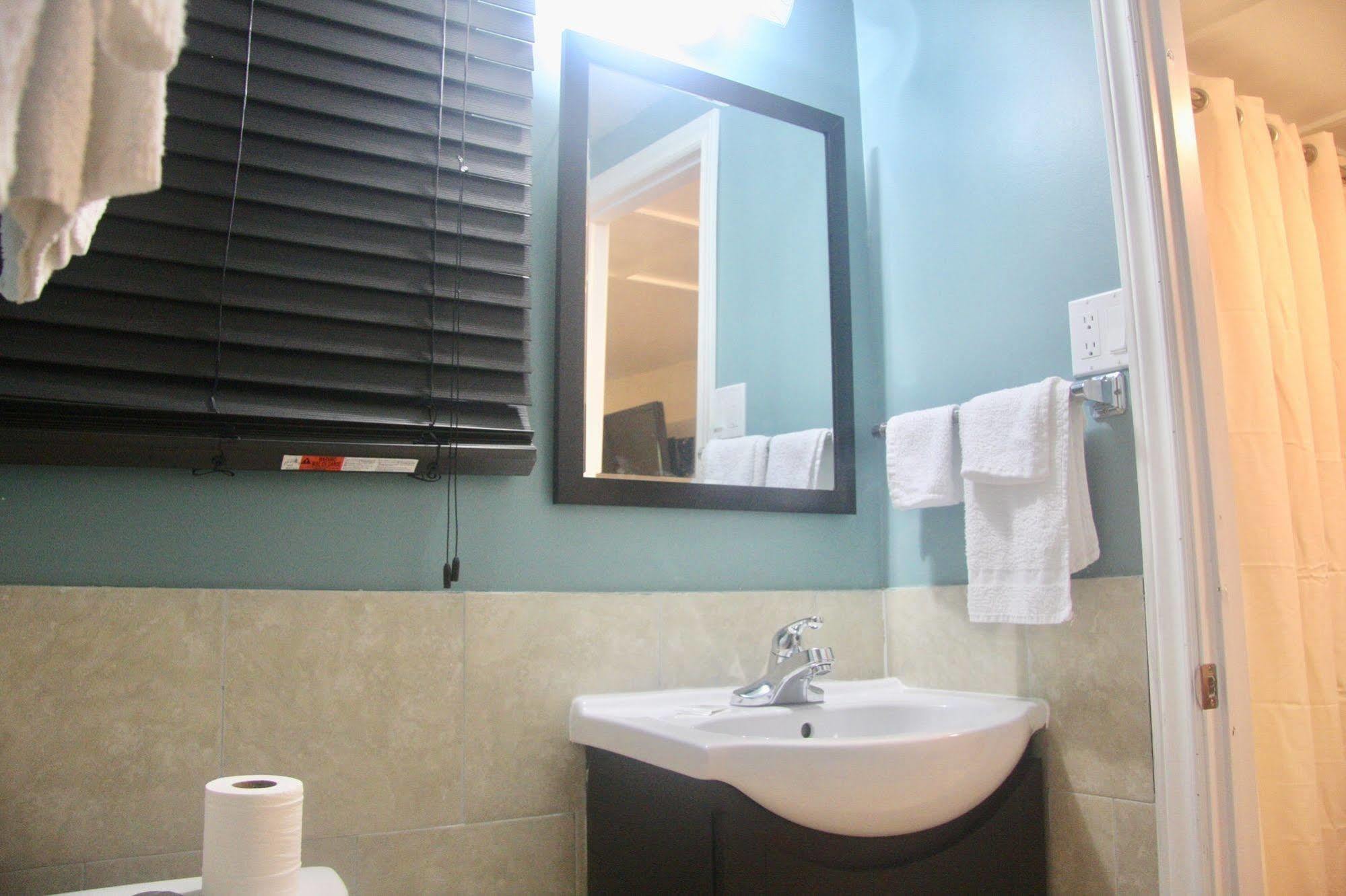 American Plaza Motel Лондон Экстерьер фото