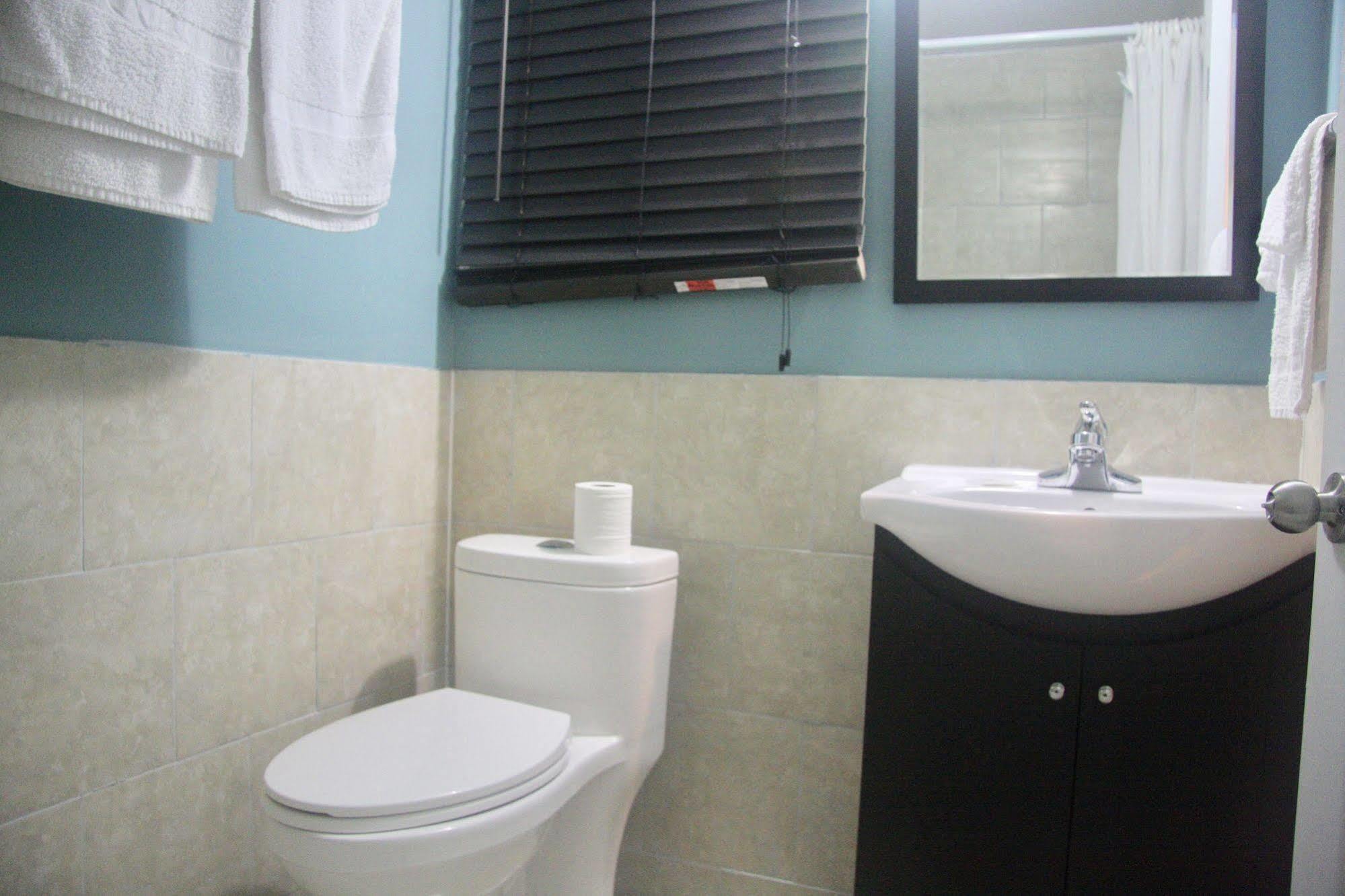 American Plaza Motel Лондон Экстерьер фото